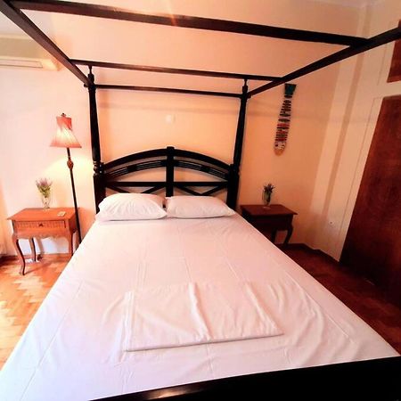 Magnificent Apartment In Plaka Атина Екстериор снимка